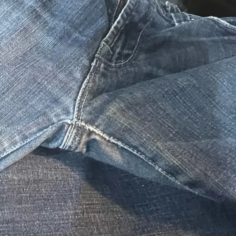 7 for All Mankind Bootcut Faded Denim Distressed Frayed Hem Jeans sz 28